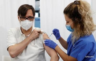 В Украине за сутки от COVID вакцинировали более 150 тысяч человек - korrespondent.net - Украина