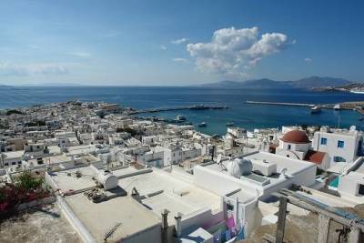 Полиция Греции усилит контроль за соблюдением антиковидных мер на курортах страны - versia.ru - Греция