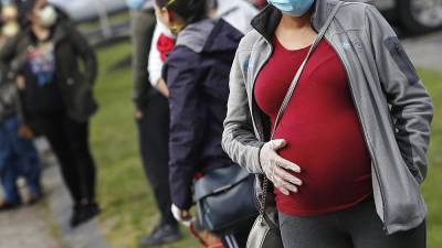 Врачи призывают беременных женщин к вакцинации против COVID-19 - ru.euronews.com - Россия - Франция - Англия