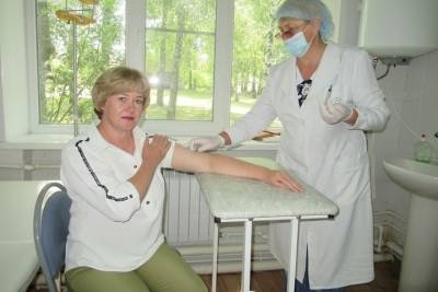 В Умётском районе прививку от коронавируса сделали более 2000 жителей - tambov.mk.ru