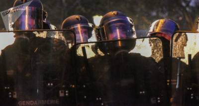 Акция протеста в Париже: между манифестантами и полицейскими начались стычки - ru.armeniasputnik.am - Франция - Париж - Армения