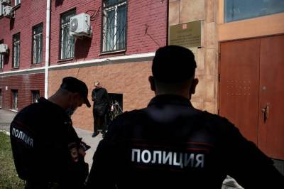 Лимоновцы приковались наручниками к зданию Минюста России - politnavigator.net - Россия - Санкт-Петербург