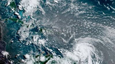 Рон Де-Сантис - Флорида и страны Карибского бассейна принимают меры по защите от тропического шторма «Эльза» - golos-ameriki.ru - штат Флорида