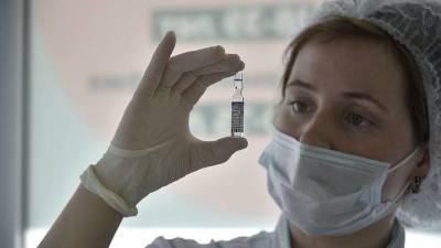 Bloomberg назвал страны, которые лидируют по вакцинации от COVID-19 - vm.ru - Эмираты - Бахрейн - Сейшелы