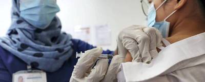 Названы страны, лидирующие по вакцинации населения от COVID-19 - runews24.ru - Эмираты - Бахрейн - Сейшелы
