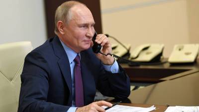 Владимир Путин - Нафтали Беннет - Путин провел телефонный разговор с новоизбранным премьером Израиля - gazeta.ru - Россия - Израиль