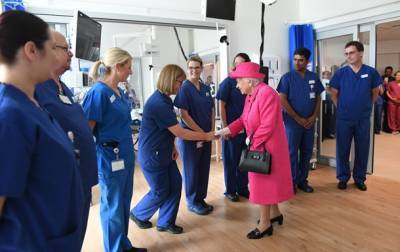Елизавета II (Ii) - Елизавета II вручила высшую награду медикам Великобритании - korrespondent.net - Украина - Англия