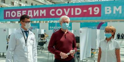 Сергей Собянин - Собянин открыл один из крупнейших прививочных центров в Европе - ruposters.ru - Москва