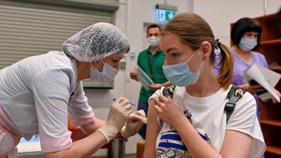 Алексей Аграновский - Вирусолог объяснил необходимость масштабной вакцинации - iz.ru - Израиль