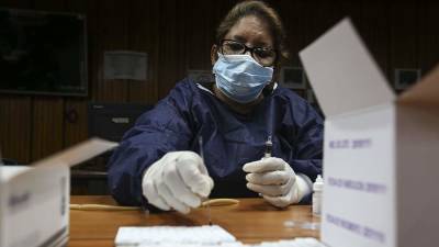 Нана Мгеладзе - Повторные тесты на COVID подтвердили заболевание у 52 россиян на Кубе - iz.ru - Россия - Куба - Израиль - Гавана
