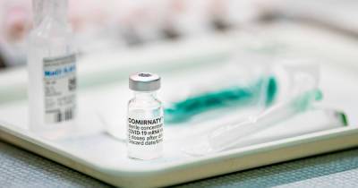 Здоровый школьник скончался во сне после вакцинации Pfizer - ren.tv - Сша - Usa - штат Мичиган - Милуоки