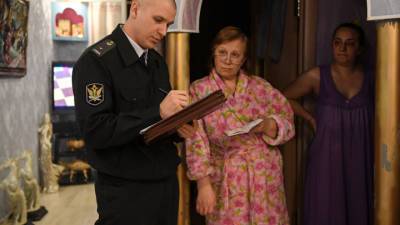 Пандемия бьет по кошелькам: россияне погрязли в кредитных долгах - vesti.ru - Россия