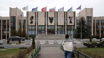 Непривитых сотрудников МГИМО отстранят от работы и лишат зарплаты - svoboda.org