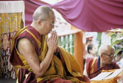Далай-лама призвал всех жителей Земли к ненасилию и состраданию - aif.ru - Индия