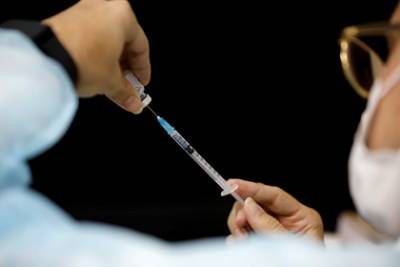 Выявлены признаки ухудшения эффективности вакцин против коронавируса - lenta.ru - Израиль