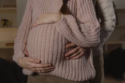 Минздрав допустил лечение беременных «Ковид-глобулином» по жизненным показаниям - vm.ru - Россия
