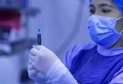 Эксперты рассказали о правильном рационе перед вакцинацией - online47.ru