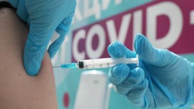 Александр Доленко - Почему после прививки от COVID-19 не всегда появляются антитела? - 5-tv.ru
