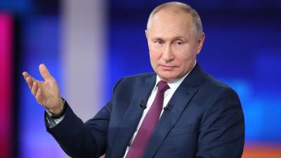 Владимир Путин - Путин призвал губернаторов проводить прямые линии с жителями не реже раза в год - gazeta.ru - Россия