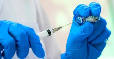 Гурген Хачатурян - Психотерапевт рассказал, как бороться со страхом перед вакцинацией - ren.tv