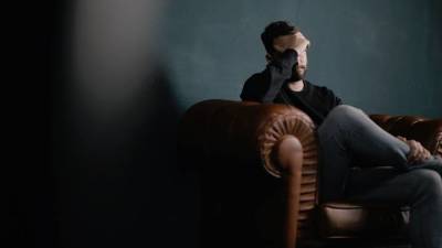Алексей Бобров - Ковидная депрессия: психотерапевт объяснил, как коронавирус влияет на эмоциональное здоровье - vm.ru - Москва