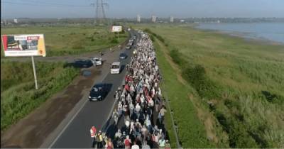 В Одессе верующие УПЦ МП устроили крестный ход, перекрыв оживленную трассу (видео, фото) - focus.ua - Украина - Одесса