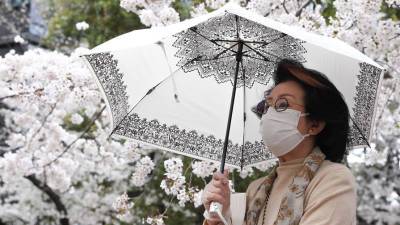 Есихидэ Суг - В Токио вводят режим ЧС из-за коронавируса - gazeta.ru - Япония - Токио