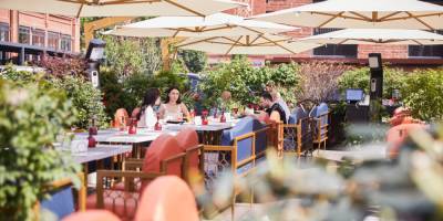 Сергей Собянин - Собянин разрешил посещать веранды кафе без QR-кодов до 1 августа - ruposters.ru