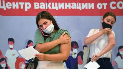 Более 3,2 миллионов человек получили первый компонент вакцины от COVID-19 - gazeta.ru - Москва