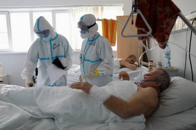 "Врачи творят чудеса": видео из COVID-госпиталя в московском ТЦ - tvc.ru