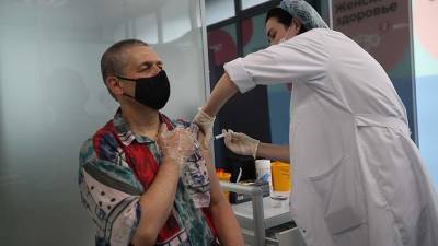 Михаил Костинов - Врач назвал отличие ревакцинации от первичной прививки против COVID-19 - iz.ru - Израиль