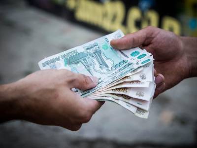 Экономисты советуют россиянам потратить рубли. И чем скорее, тем лучше - bloknot.ru - Сша