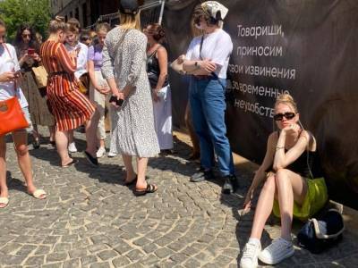 Секс в большом городе: модницы Москвы стоят в очереди за туфлями - bloknot.ru - Москва