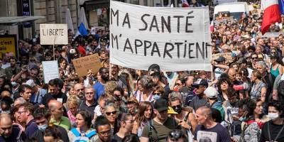 Французы третьи выходные подряд протестуют против коронавирусных ограничений - detaly.co.il - Франция - Париж