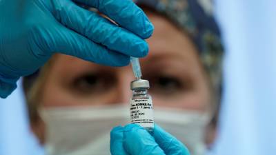 Вакцинацию от COVID-19 полностью завершили более миллиона петербуржцев - russian.rt.com - Санкт-Петербург