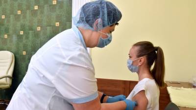 Противопоказаний к вакцинации стало больше: Минздрав предупредил - continent.news - Россия