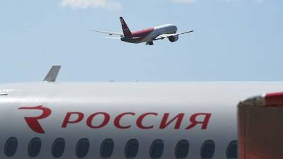 Авиакомпания «Россия» доплатит бортпроводникам 35 тыс. рублей за выход в рейсы - iz.ru - Россия - Израиль