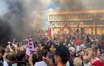 В Вильнюсе полиция применила против протестующих слезоточивый газ - korrespondent.net - Украина - Вильнюс - Литва