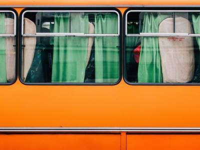 В Крыму из-за жары пассажир автобуса полез через окно - argumenti.ru - республика Крым - Севастополь