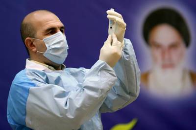 Власти Ирана столкнулись с дефицитом вакцины против коронавируса - lenta.ru - Иран