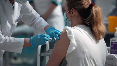 Наталья Пшеничная - В Роспотребнадзоре призвали не затягивать с вакцинацией от коронавируса - iz.ru - Израиль