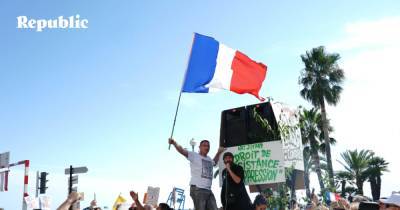Протесты во Франции против введения санитарного паспорта - republic.ru - Франция
