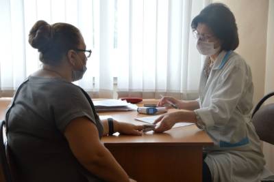 В Твери работников образования вакцинируют в школе №18 - tver.mk.ru - Тверь