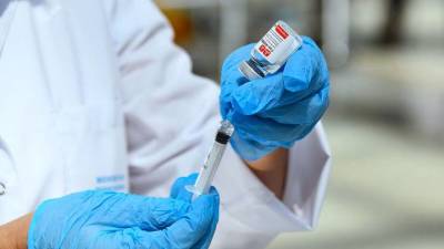 Дмитрий Пиневич - Белоруссия выпустит в гражданский оборот вакцину от COVID-19 в 2023 году - vm.ru - Белоруссия