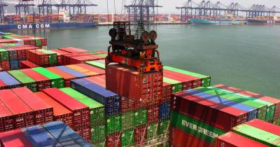 В Китае закрыли третий по загруженности порт мира из-за сотрудника с COVID-19 - dsnews.ua - Китай