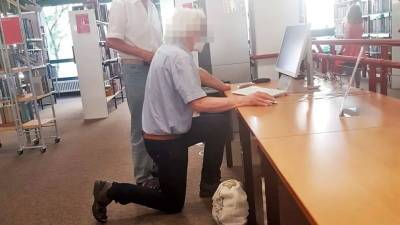 Безумные карантинные правила: полиция вывела пенсионера из библиотеки, потому что он сидел на стуле - germania.one - Берлин