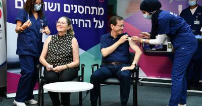 В Израиле "омолодили" тех, кому нужна третья доза COVID-вакцины - dsnews.ua - Израиль