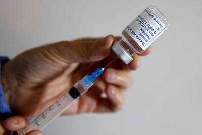 Вальдемар Краска - Украина купит у Польши вакцины от коронавируса с истекающим сроком годности - lenta.ru - Украина - Польша