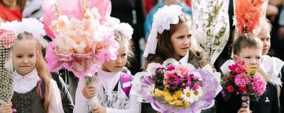 Мэрия Новосибирска не отменила школьные линейки в День знаний - runews24.ru - Новосибирск