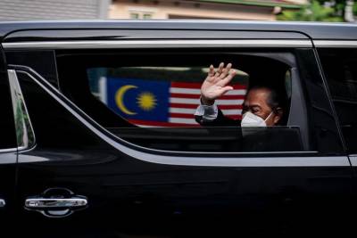 Мухиддин Яссин - Хайри Джамалуддин - Правительство Малайзии ушло в отставку - obzor.lt - Малайзия